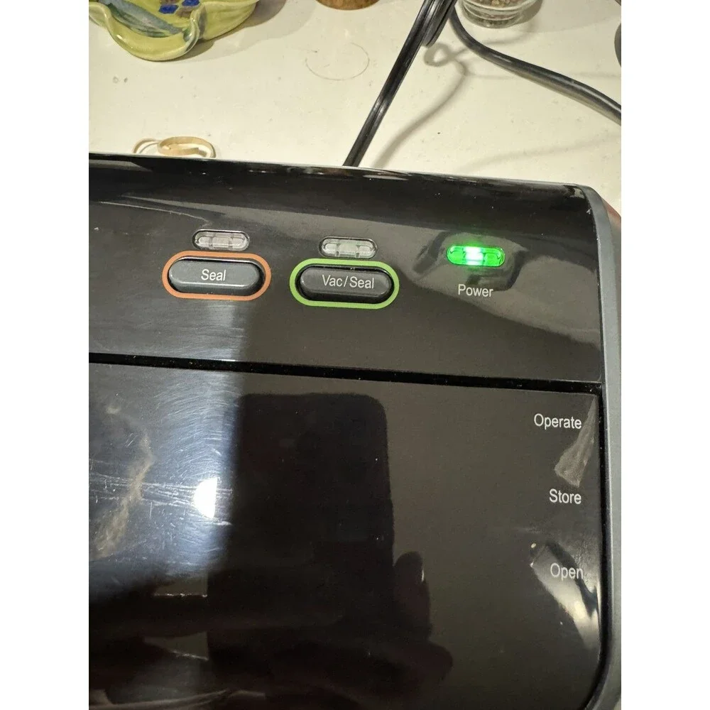 FoodSaver Vacuum Sealer Machine FM2000-015 Black TESTED WORKS